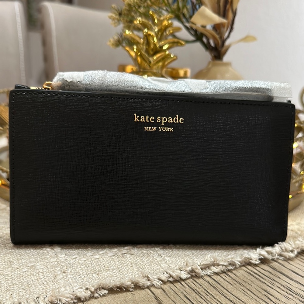 New Kate Spade Black Wallet
Offers are Welcome!♥️